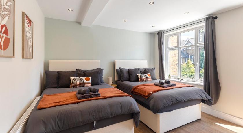 Kew Garden Suite 2BR Sleeps 9 Near Central London
