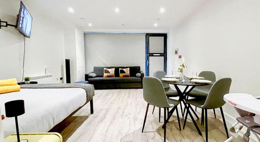 Cozy Studio Flat with FREE WiFi in Islington near Upper Street , Highbury , Angel Station