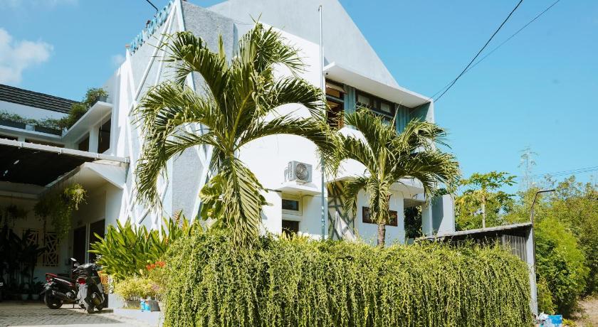 Mama Komodo Bed & Breakfast