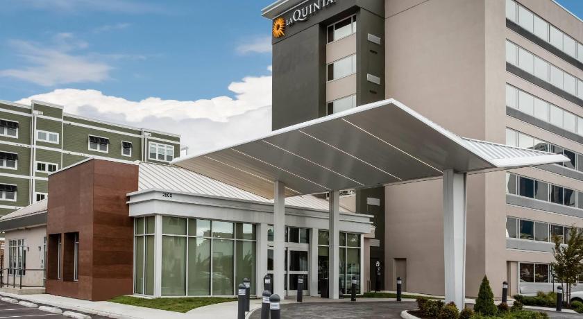 La Quinta Inn & Suites by Wyndham Virginia Beach