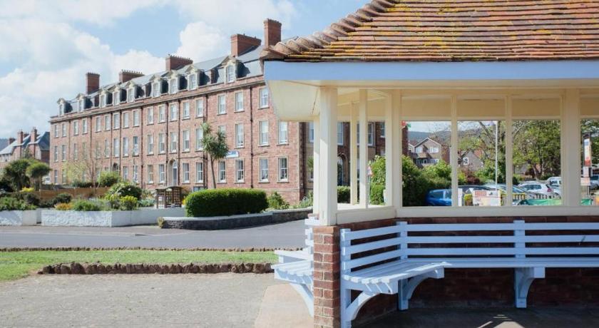 Foxes Hotel
