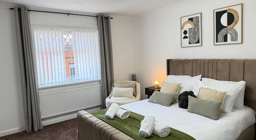 NEW refurbished Luxurious home with great transport links