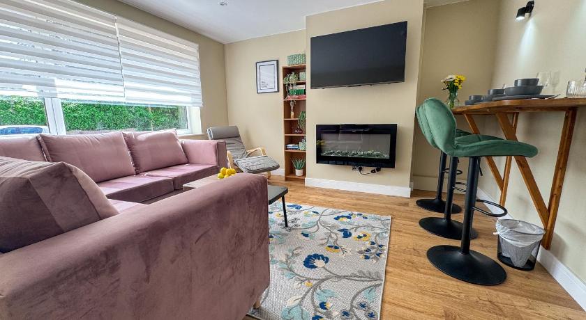 Large House Near Racecourse, City & Uni