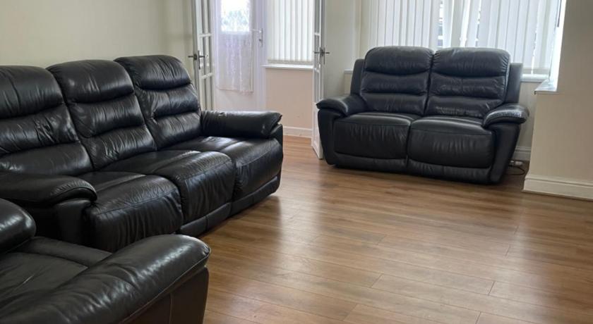 Cleeve Road House