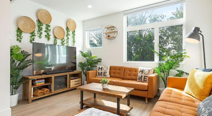 Designer 3B3B in Capitol Hill Pet Friendly