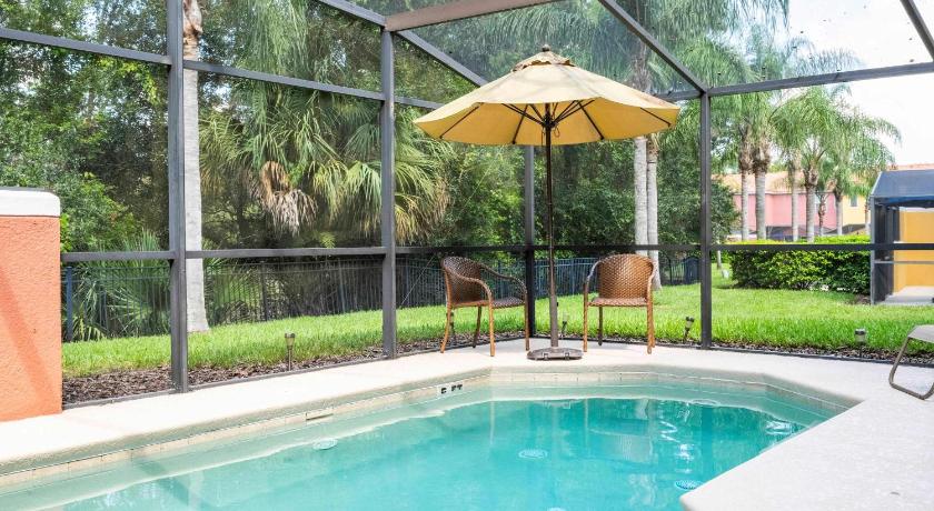 Spectacular House with 3 BR - Private Pool, BBQ - Minutes from Disney!