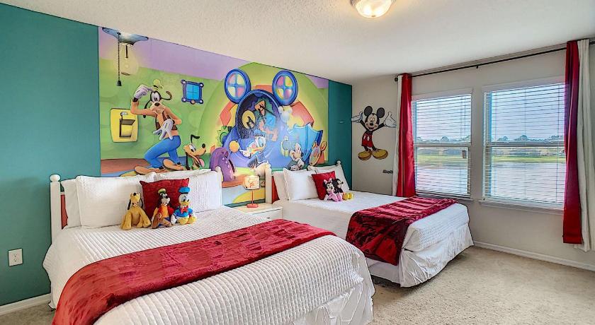 Retreat Near Disney - 5BR - Pool & Themed Rooms