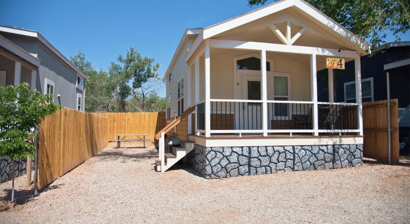 Corona Arch Cabin #04