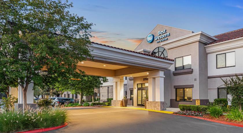Best Western Valencia/Six Flags Inn & Suites