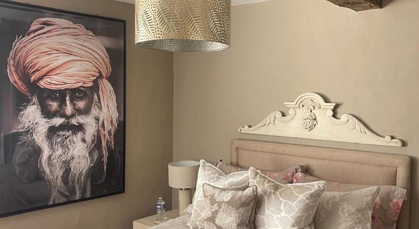 Entire Georgian luxury house - 3 Storey- High St Henley-in-Arden -Two bedrooms-Sleeps 4 people Close