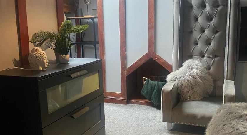 Room to rent for Oasis