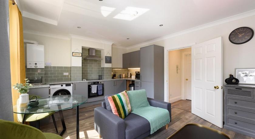 Stylish 1-BR Flat at Town Centre