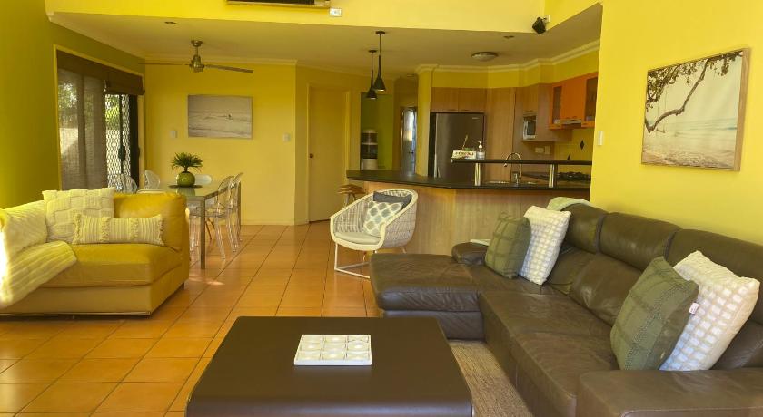 Amazing Perfect Family Home - GC Beach location