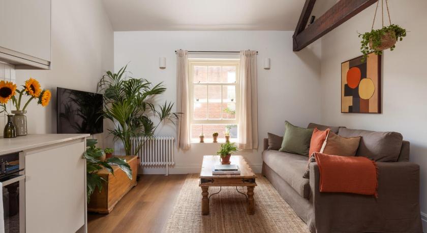 Leworth Apartments, Windsor