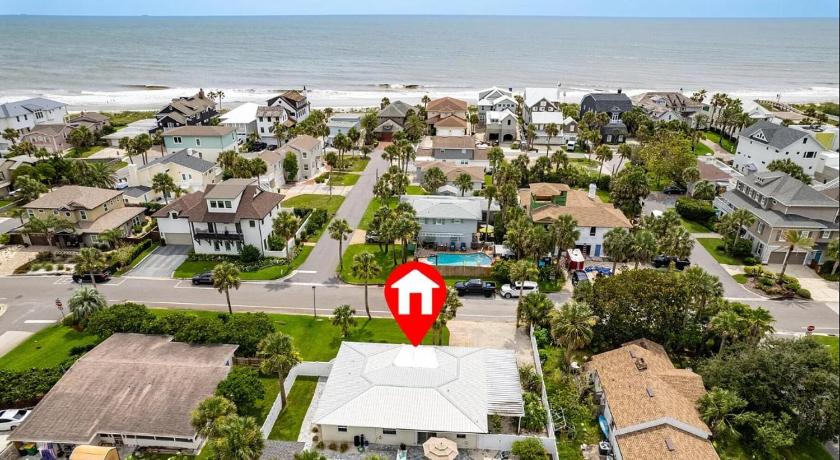 Beach Cottage, Steps to Sand, 3BR, King, Office, Parking, Backyard