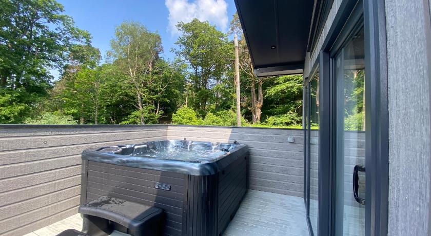 C05 - The Ogwen Lodge with Hot Tub