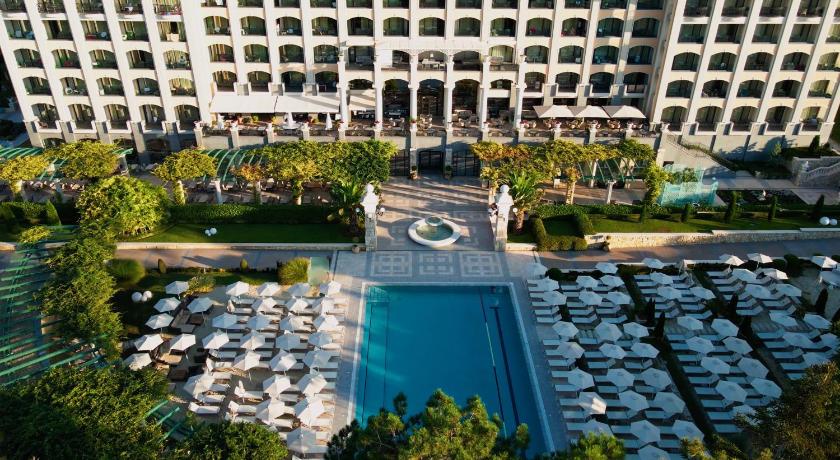 Astor Garden Hotel