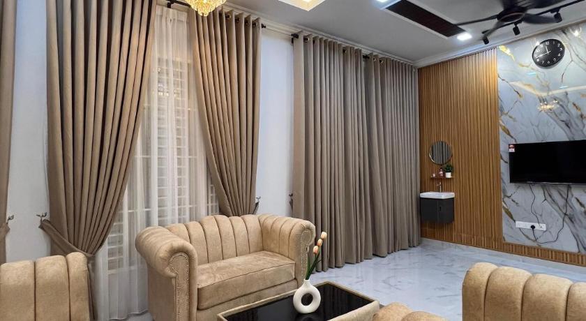 Nurul Ain Homestay, Nearby Kelulut Beach, Marang