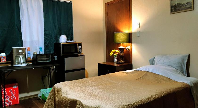 Golden Sunflower's Apt D1