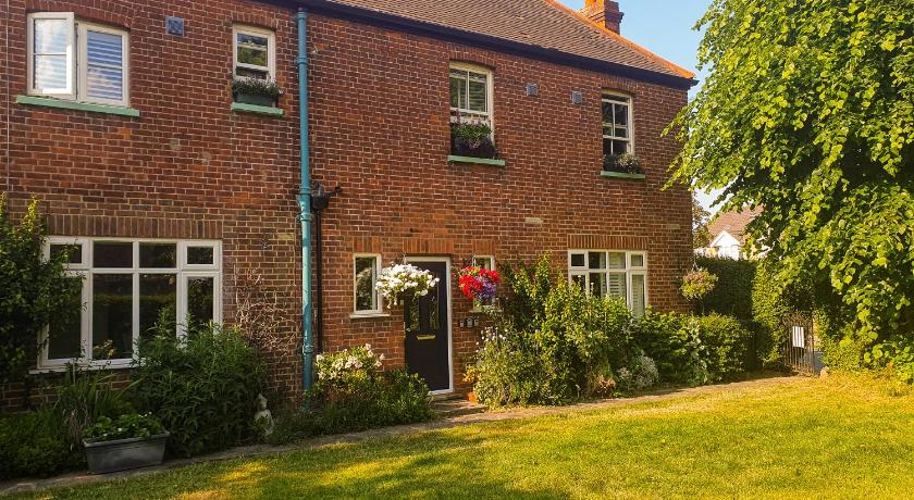The Lodge Stanwell