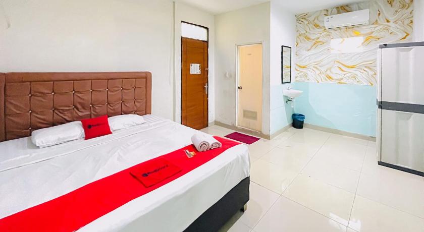 RedDoorz at STM Suite Medan Amplas