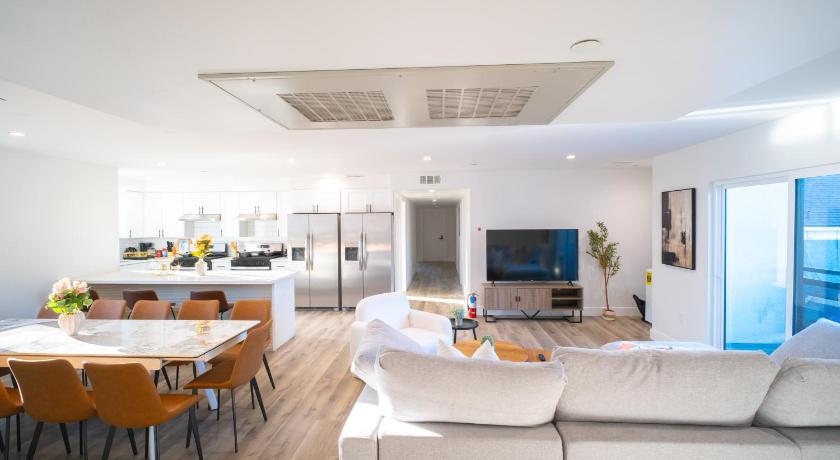 Modern Private Ensuite Room near USC