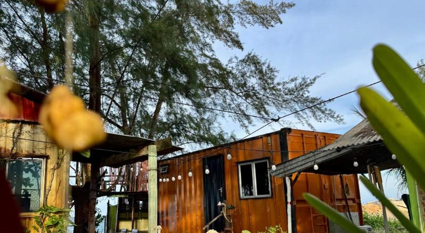 Pok Mat Beach Cabin