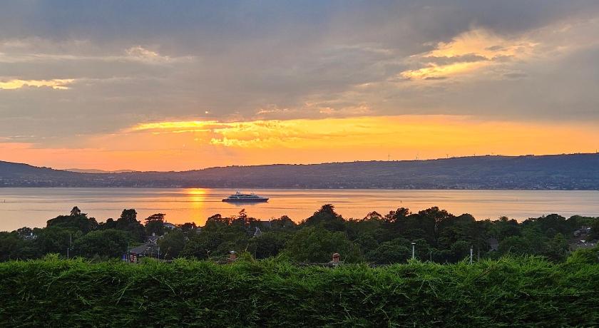 Induli Holywood - Private Luxury Double Room near Belfast