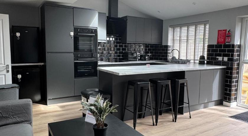 Ravenscourt Premium by Brabazon Rooms
