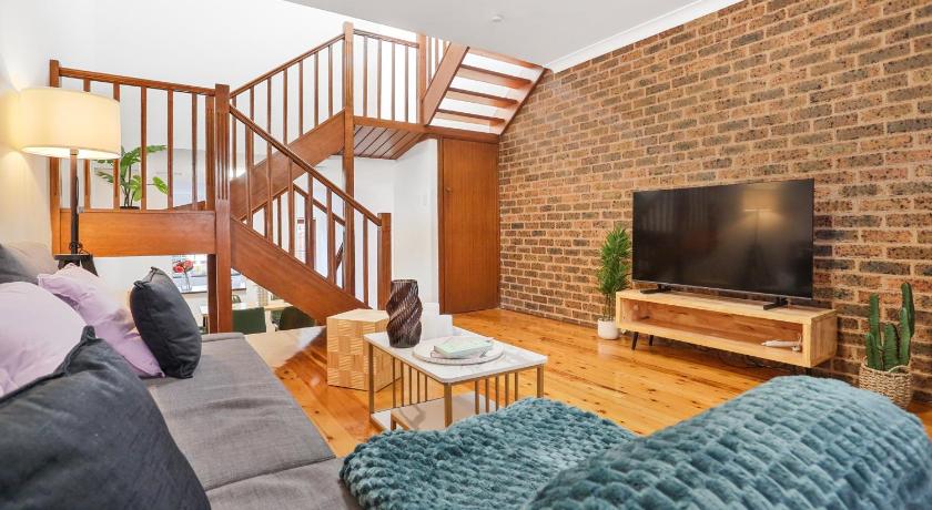2-Bedroom House-Near city center Good for 6 Guests