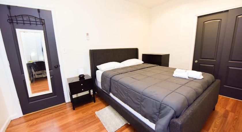 Great! Private NYC Room in Sunnyside
