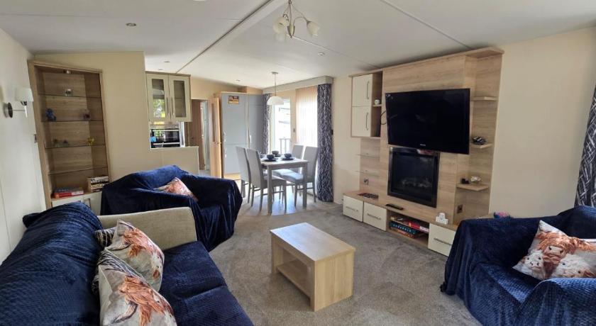 Golfing & Family Breaks in Luxury Lodge