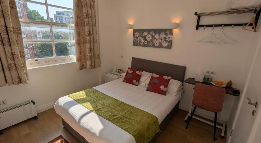 City London Hotel