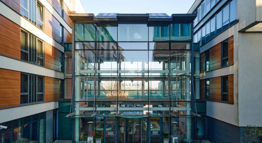 Guildford Harbour Hotel