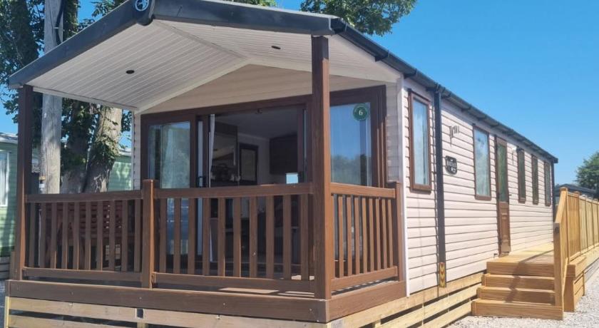 Leafy Lytham Holiday Home