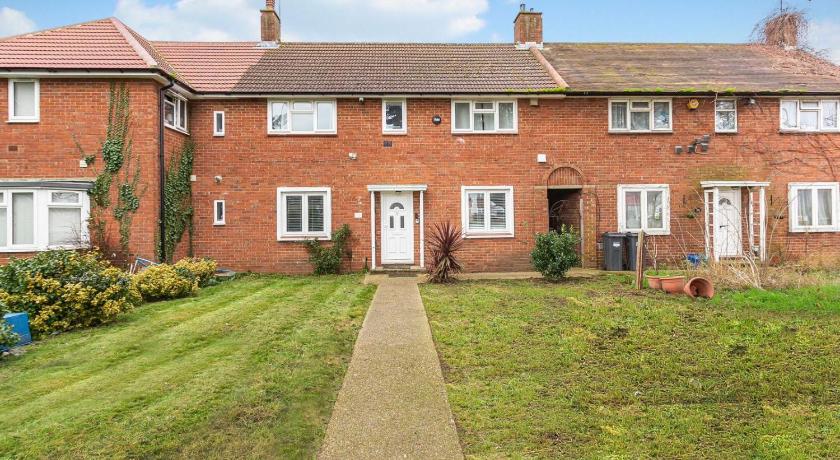 Spacious 3BHK near Heathrow