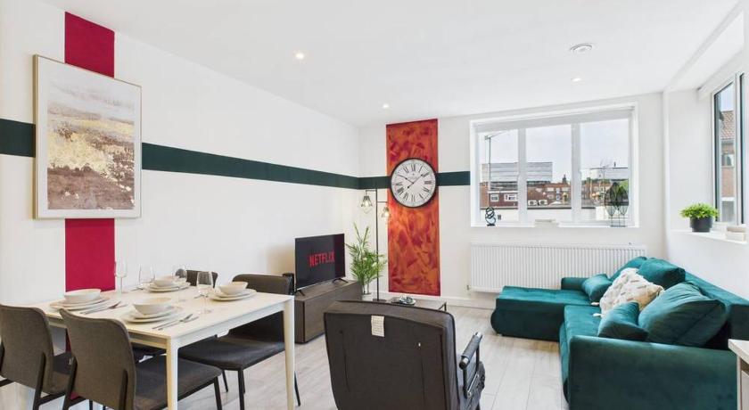 Luxury Two Bed Sleeps 7 6 beds