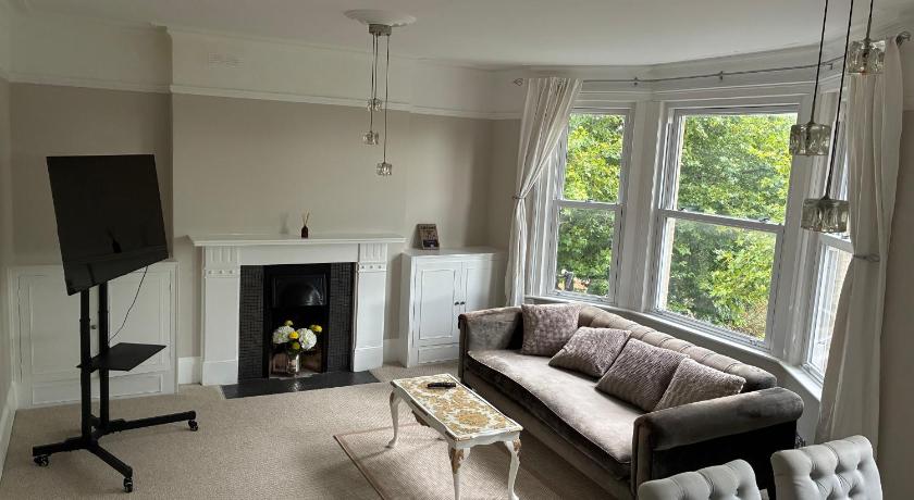 Converted Victorian Apartment 3 Superior King size Rooms