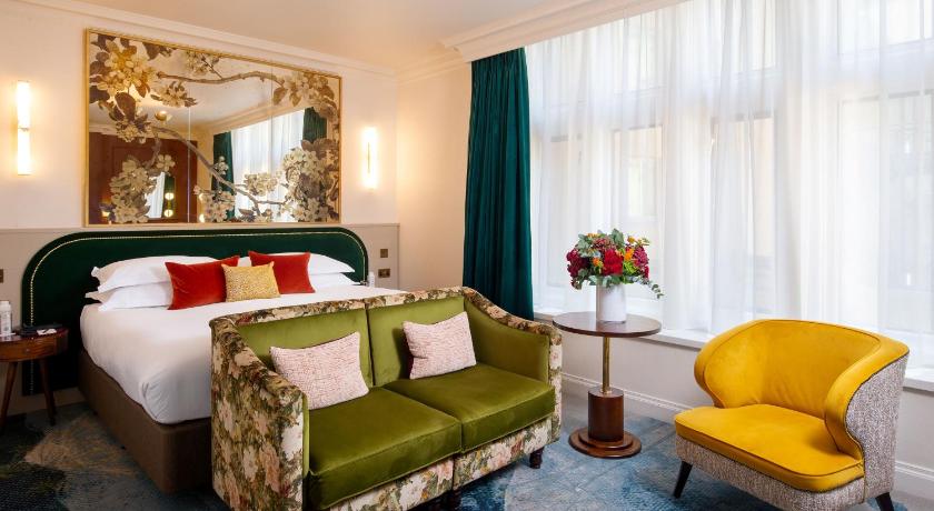 The Capital Hotel, Apartments & Townhouse