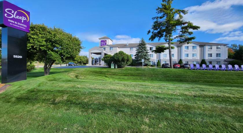 Sleep Inn & Suites Bay View Acme - Traverse City
