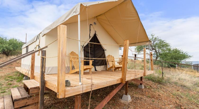 Silver Spur Homestead Luxury Glamping - The Cowboy