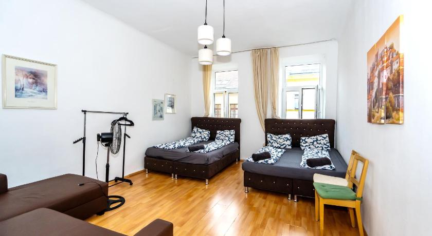 Family Rooms - 7 Minutes to Schonbrunn Palace