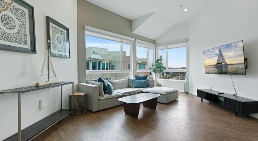 Penthouse Private Rooftop 3 Level Panoramic Water View