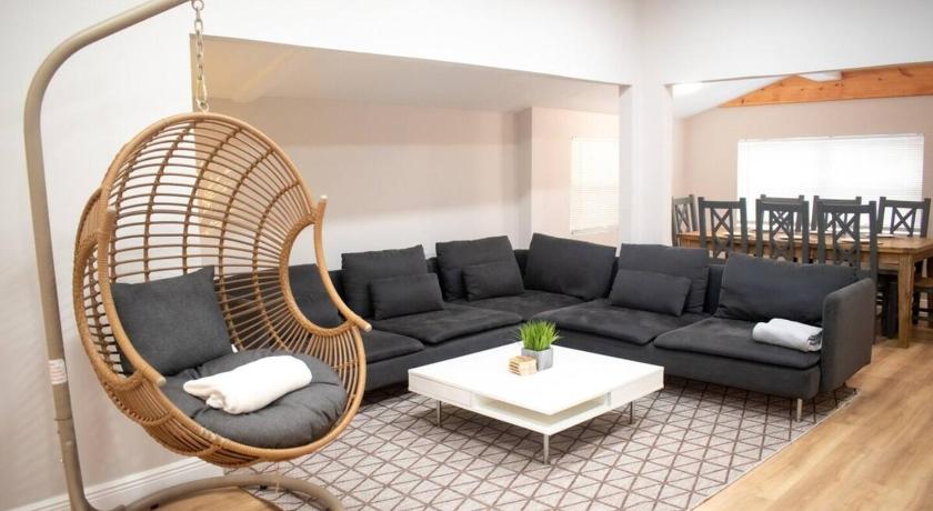 Glamorous Ybor Home Near Downtown 3br