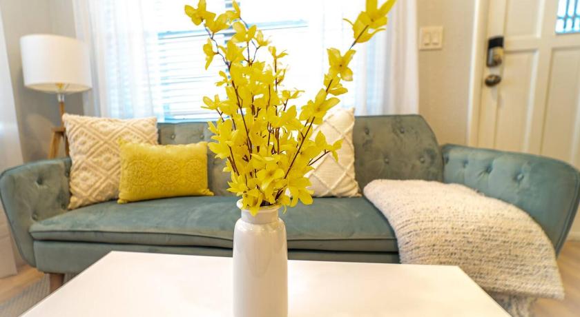 Chic & Stylish Central Location