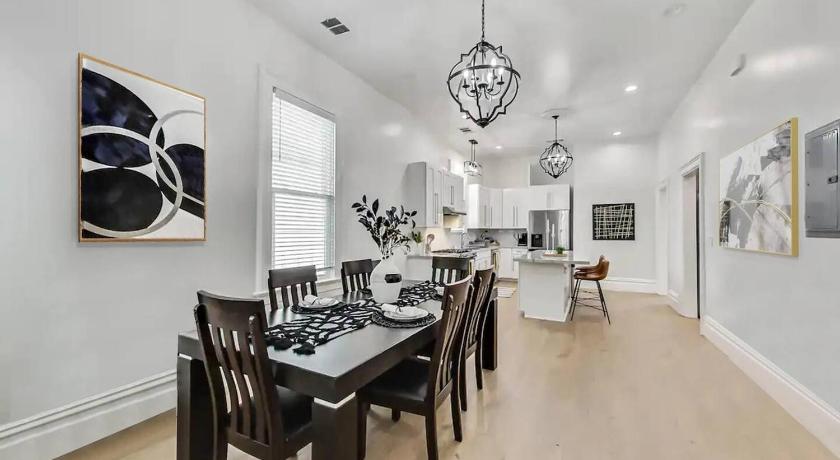 West Oakland Charm 5br4ba Ac Wd