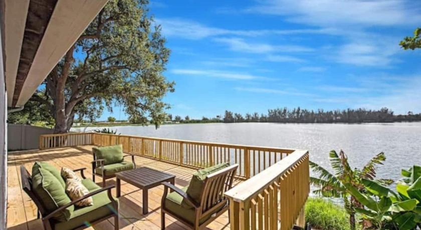 Lake House Unit 1 By Pmi