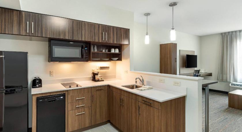 MainStay Suites Lancaster Dallas South