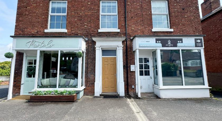 2 bed apartment complete with bedding and towels