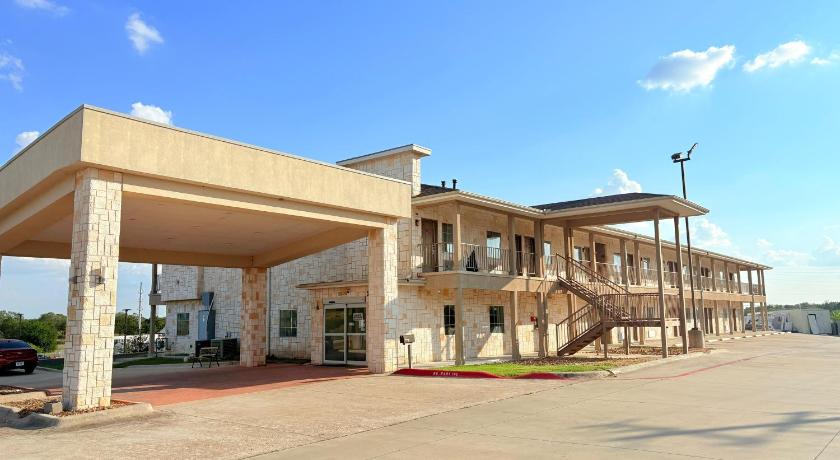 Westwood Inn & Suites